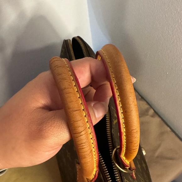 💯% Authentic Louis Vuitton Alma 30 - Picture 7 of 9